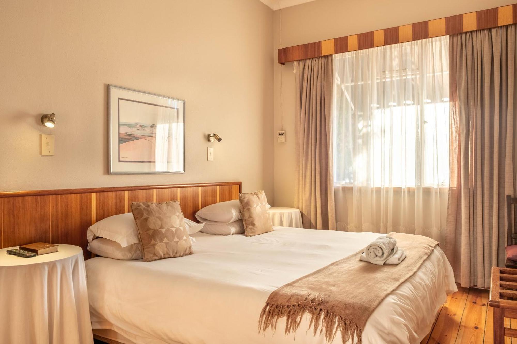 Karoo Country Inn Middelburg  外观 照片
