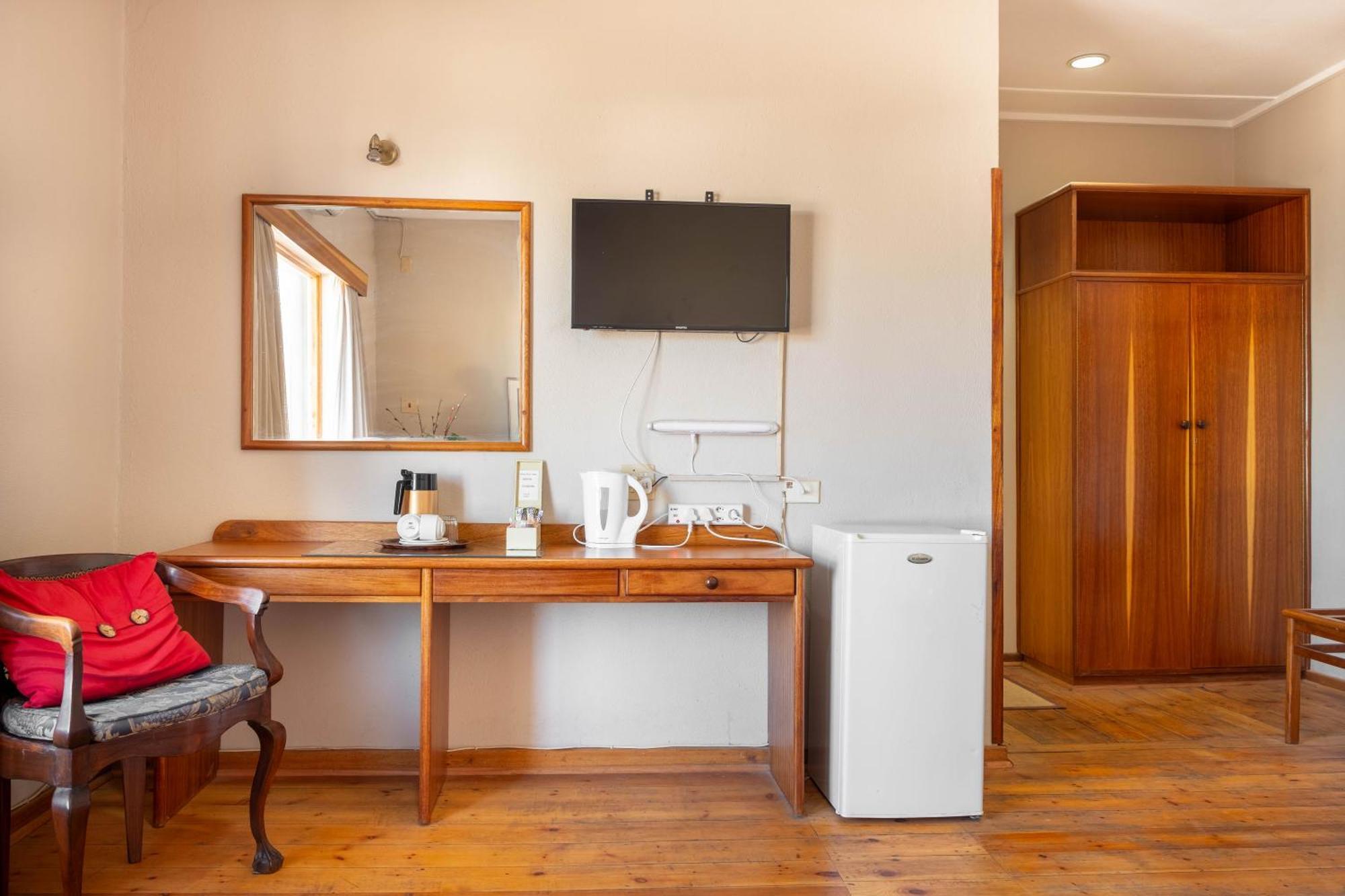 Karoo Country Inn Middelburg  外观 照片