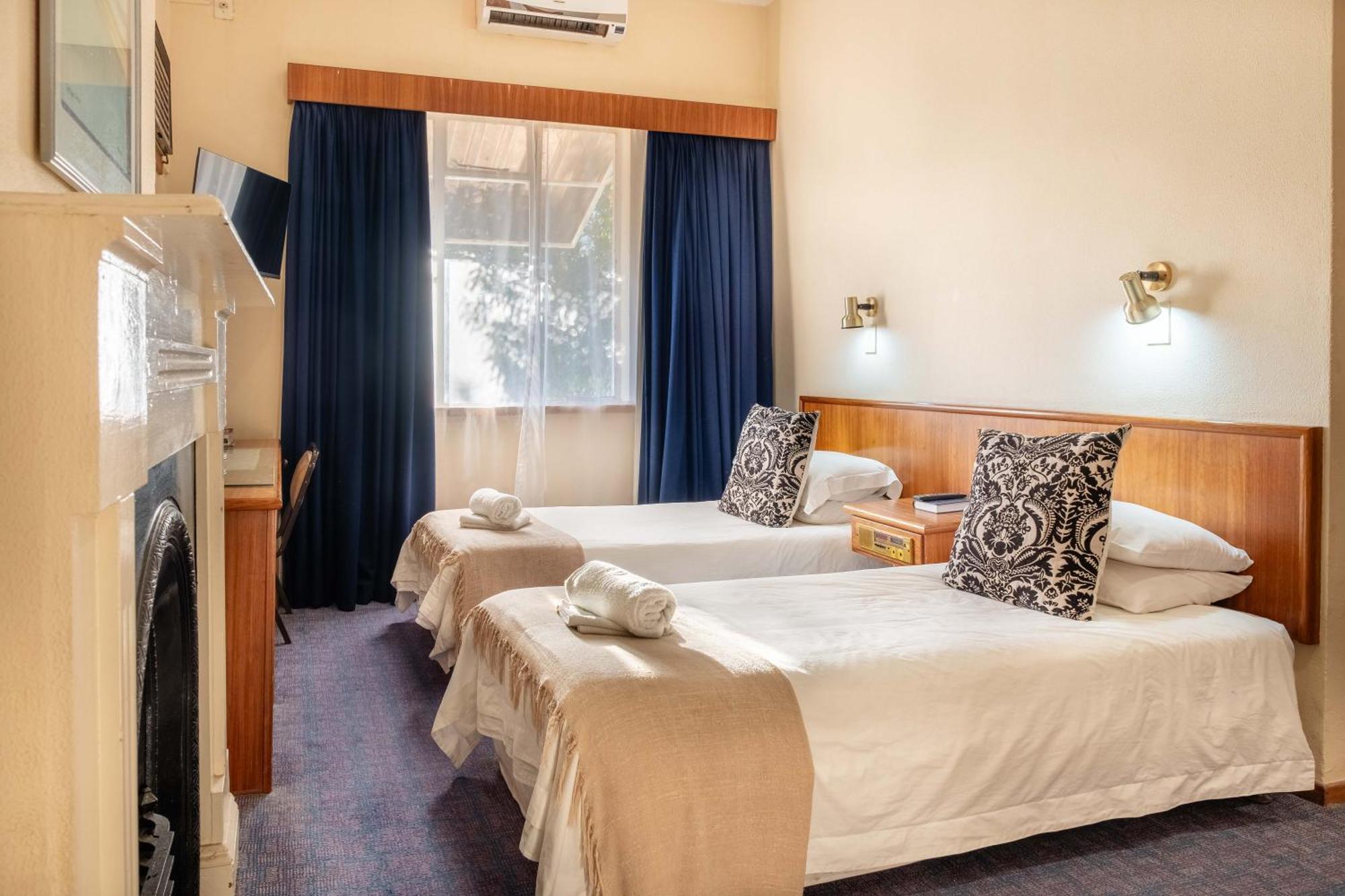 Karoo Country Inn Middelburg  外观 照片