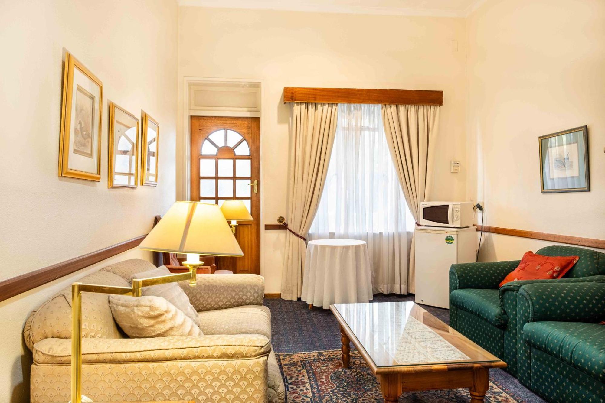 Karoo Country Inn Middelburg  外观 照片