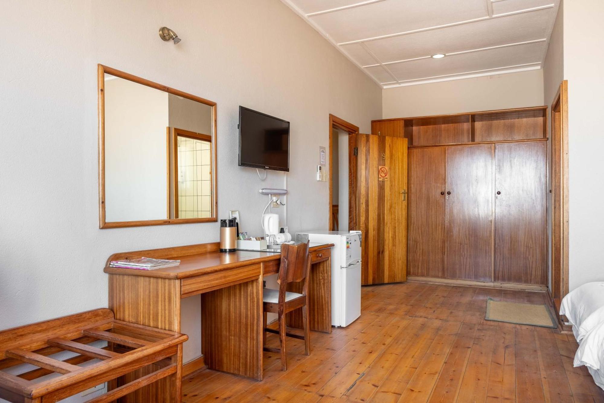 Karoo Country Inn Middelburg  外观 照片