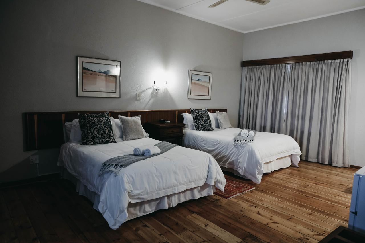 Karoo Country Inn Middelburg  外观 照片